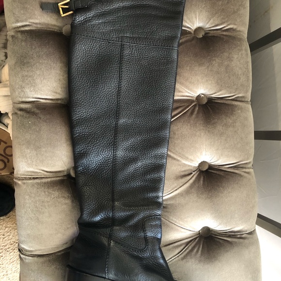 Gucci boots. Size 8…Serious buyers only! - Picture 3 of 11